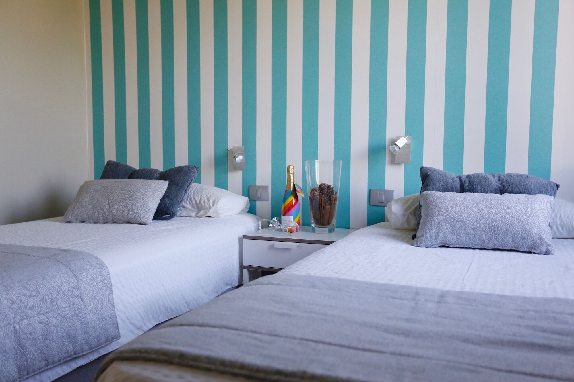 Apartment California - Caters To Gay Men *